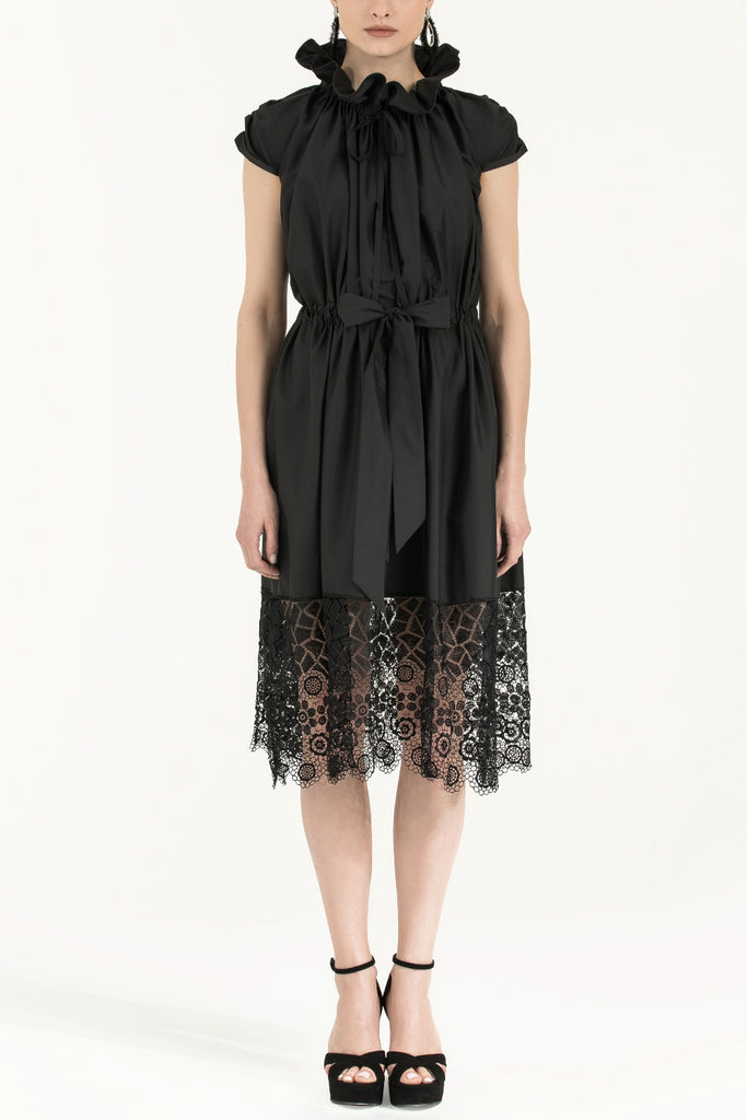 Eteği Dantelli Büzgülü Elbise Siyah 92250