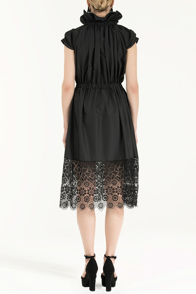 Eteği Dantelli Büzgülü Elbise Siyah 92250