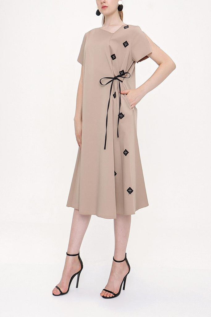 Beige belted dress 93946