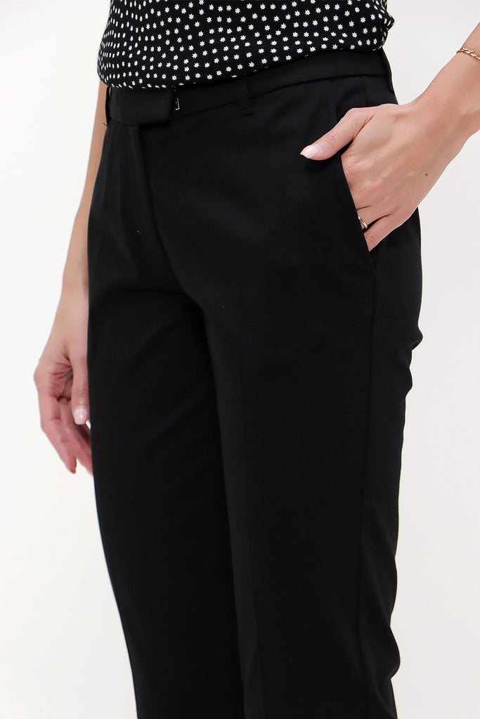 Black Low- cut  and straight cut pants 41304