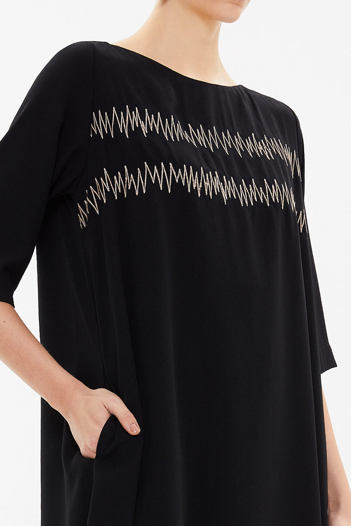 Black Embroidered wide cut midi dress 92804