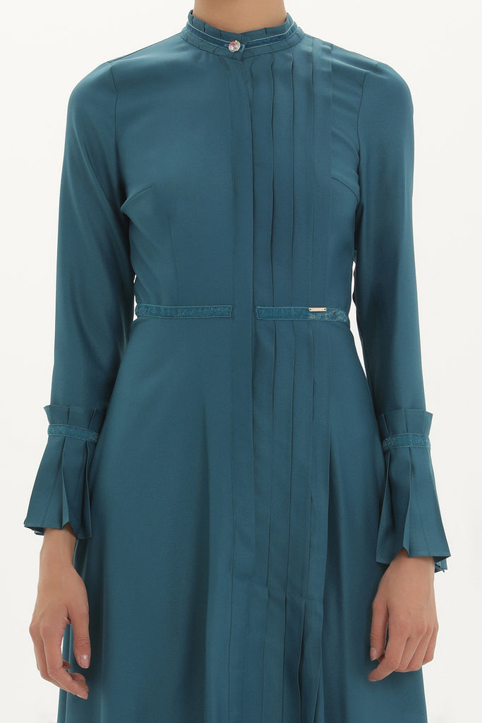 Oil Pleat detail fitted waist maxi dress 92196