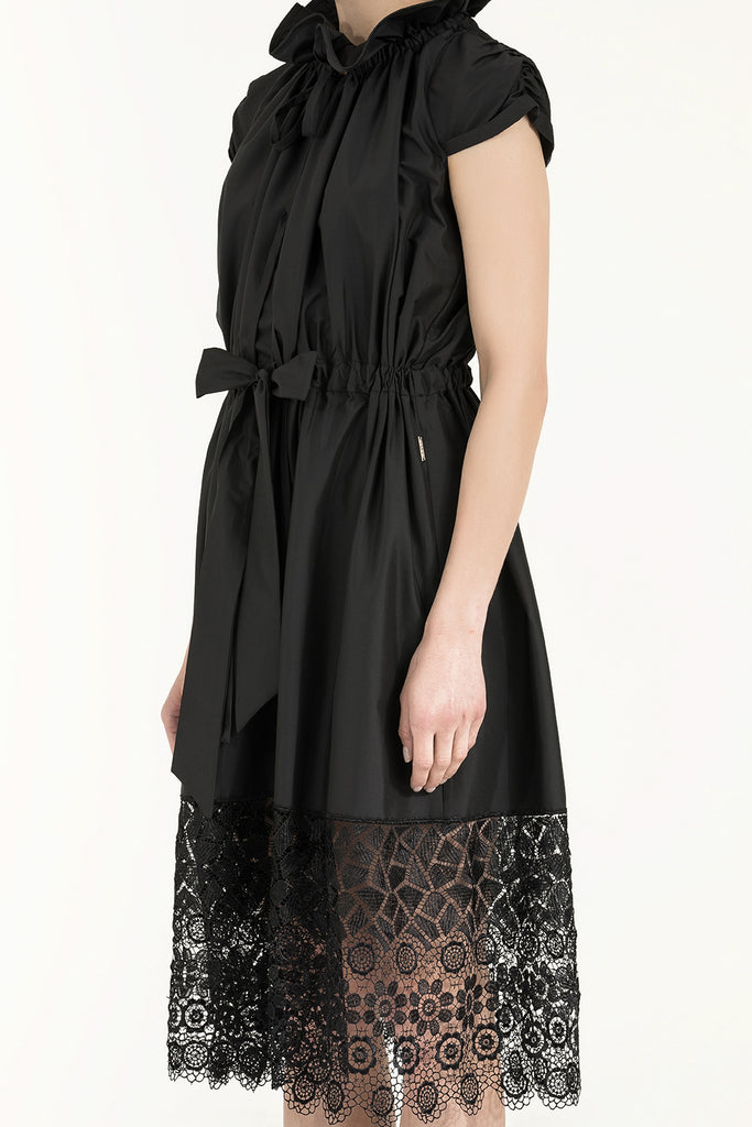 Eteği Dantelli Büzgülü Elbise Siyah 92250