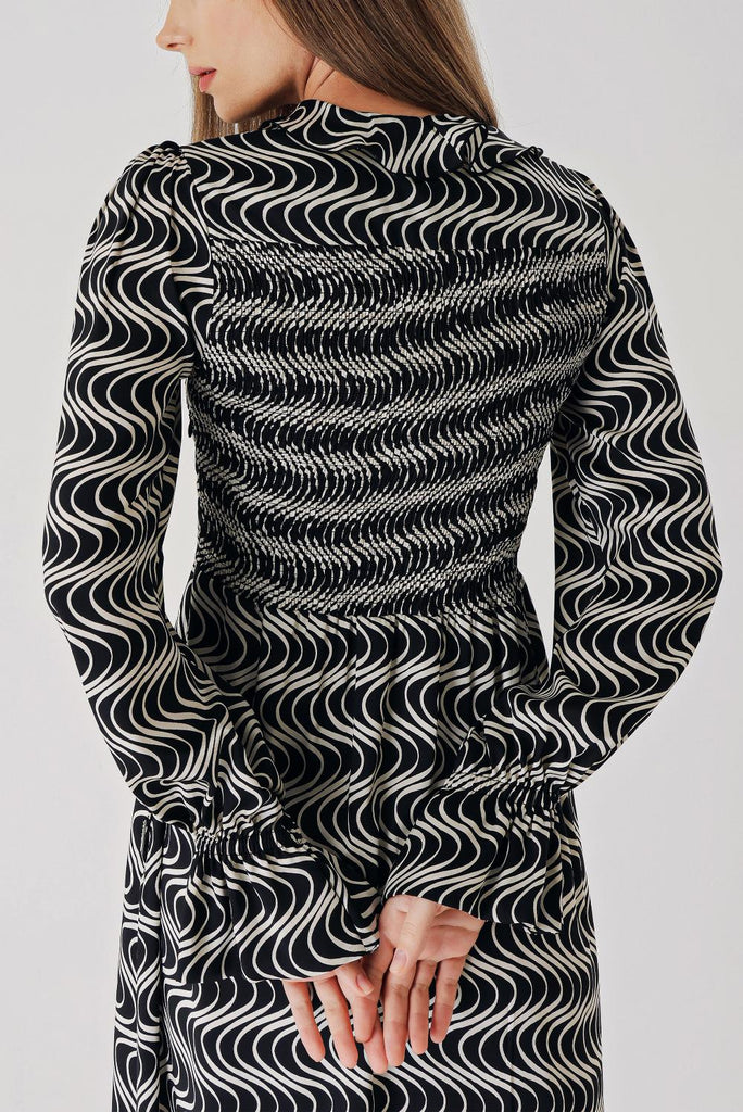 Black White Long dress with ruffle detail on sleeves and neckline 94413