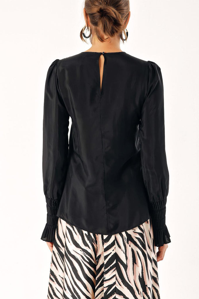 Black Pleated detailed blouse 19911