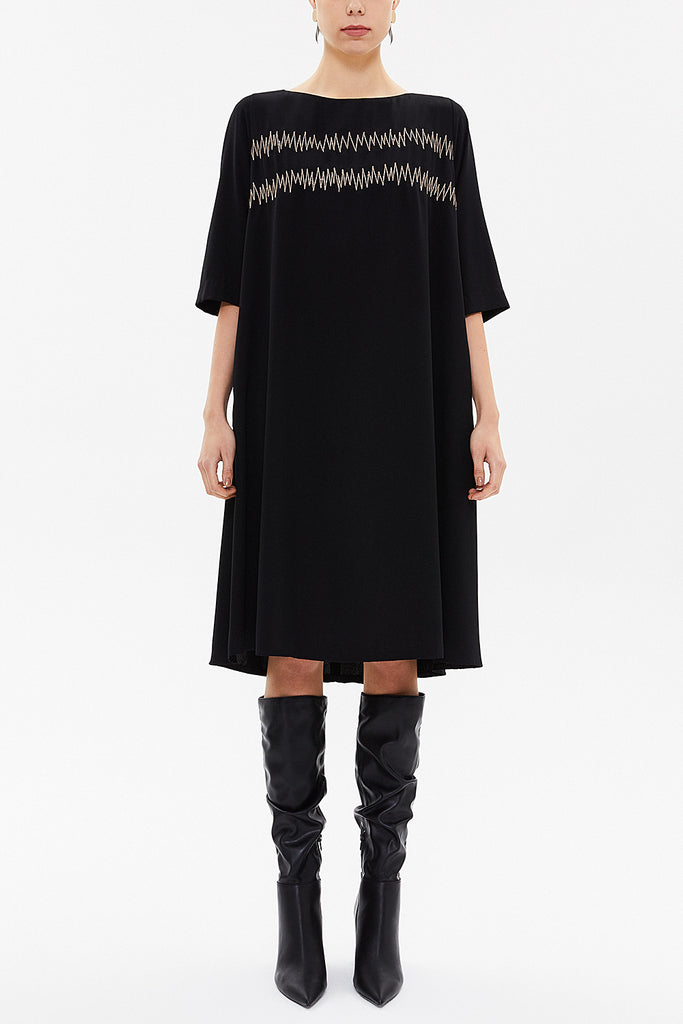 Black Embroidered wide cut midi dress 92804