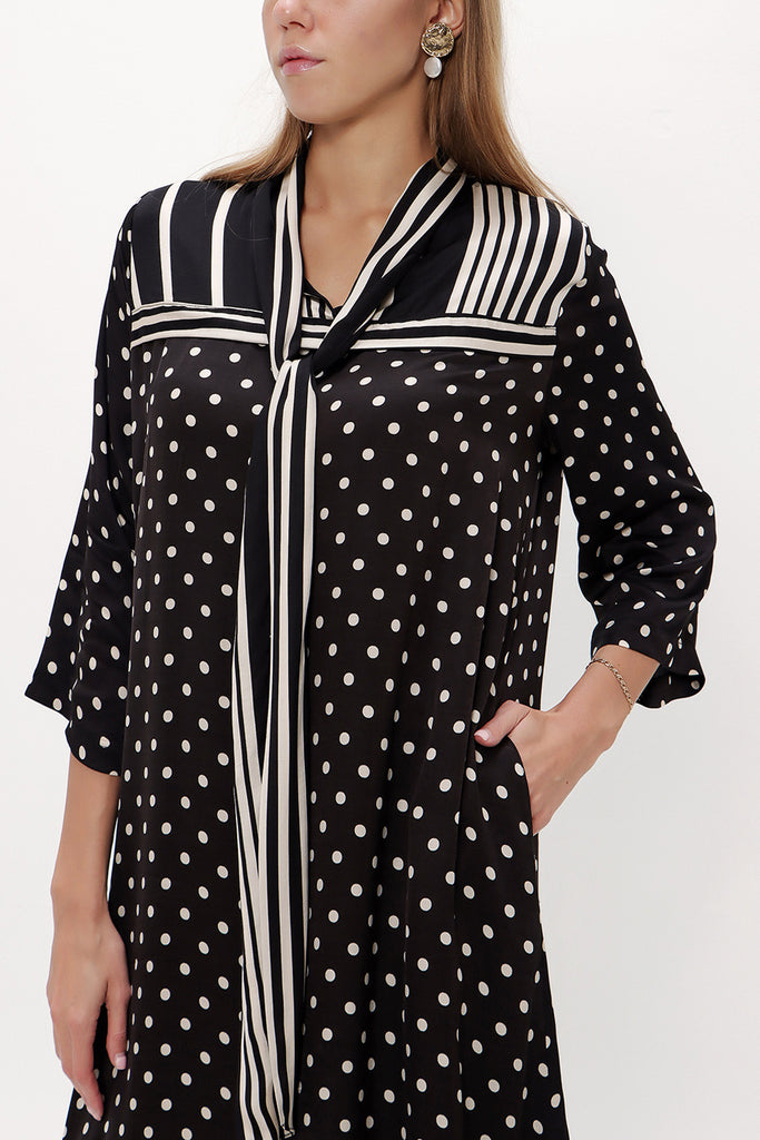 Black Lace-up neck wide cut midi dress 92816