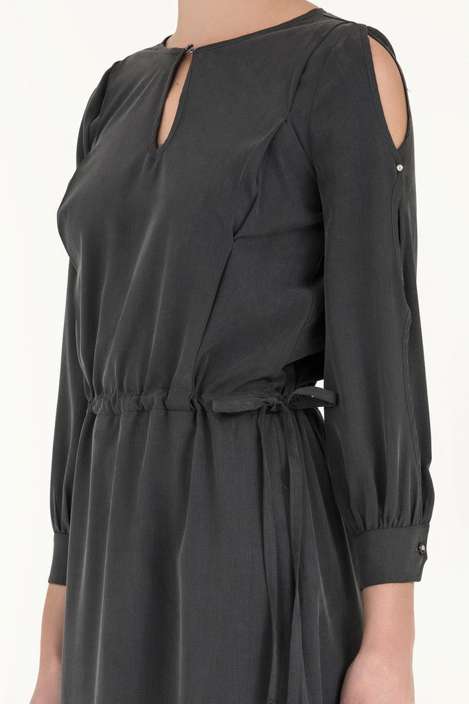 Kolları Pencereli Uzun Elbise Füme