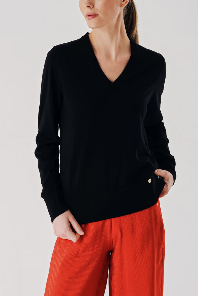 Black V-neck wool knit sweater 28868