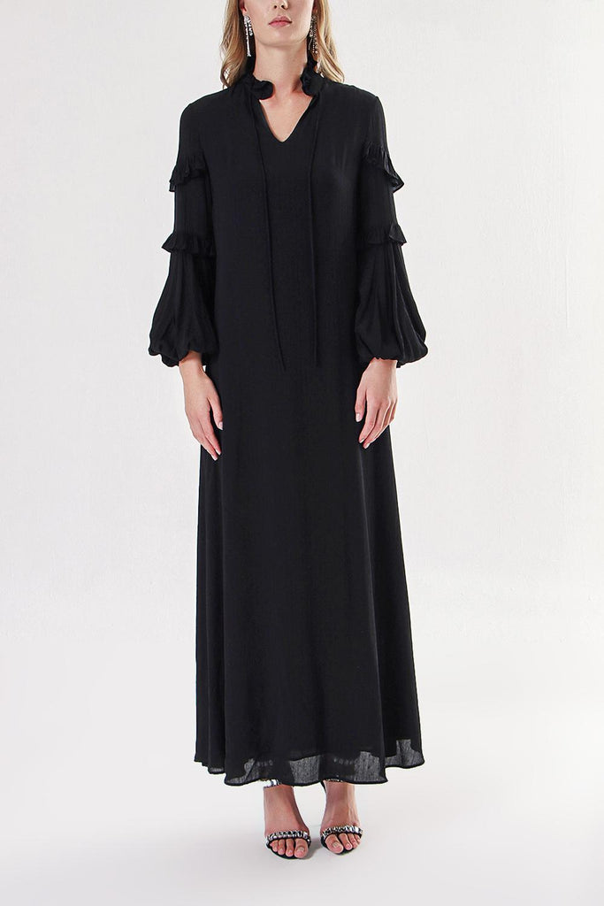 Black Long dress with pleated neck and sleeves 94127